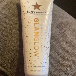GLAMGLOW Supersmooth Mask with Gold Accents